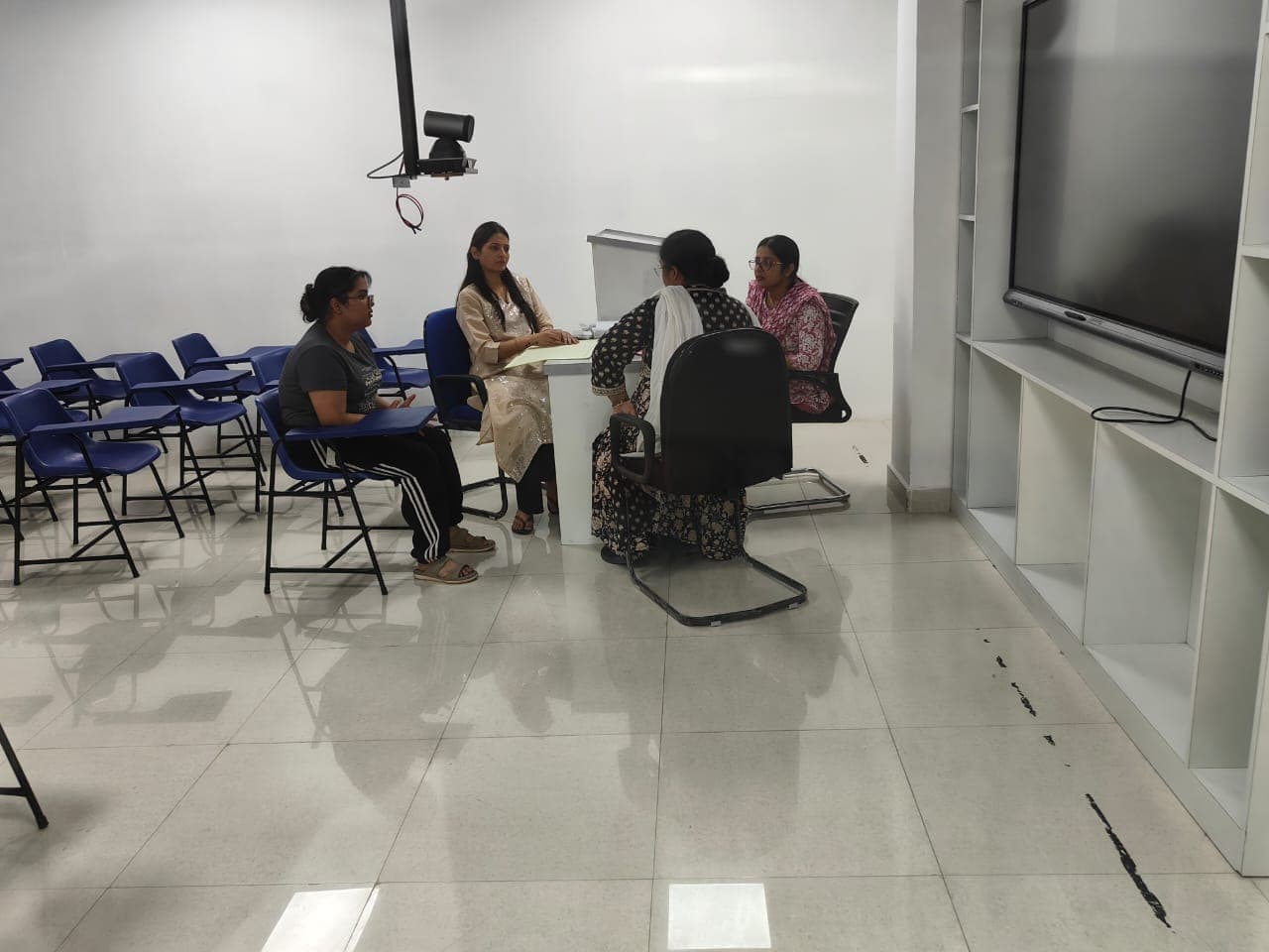SSS Achievers parent-teacher meeting in Ghazipur — monthly progress discussion between faculty and parents at the best coaching institute